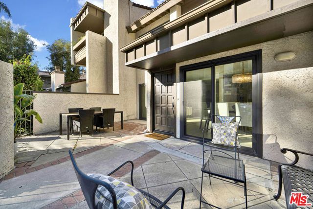 5800 Owensmouth Avenue 40, Woodland Hills (los Angeles), CA 91367