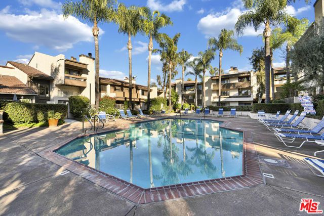 5800 Owensmouth Avenue 40, Woodland Hills (los Angeles), CA 91367