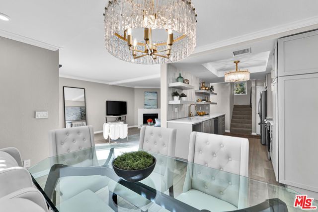 5800 Owensmouth Avenue 40, Woodland Hills (los Angeles), CA 91367