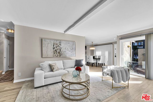 5800 Owensmouth Avenue 40, Woodland Hills (los Angeles), CA 91367