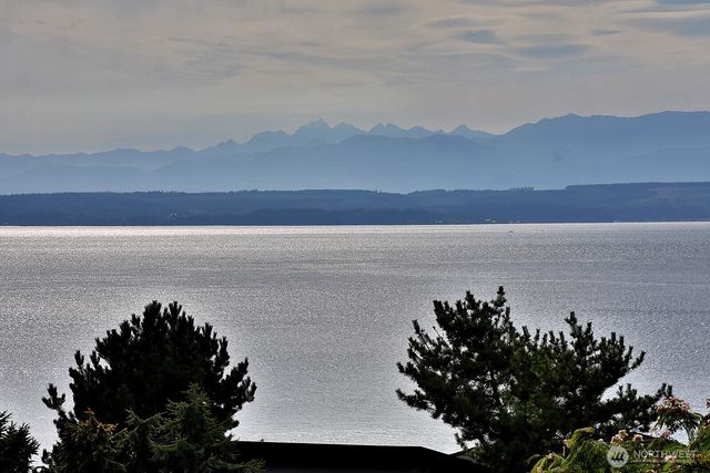663 Windmill Drive, Freeland, WA 98249