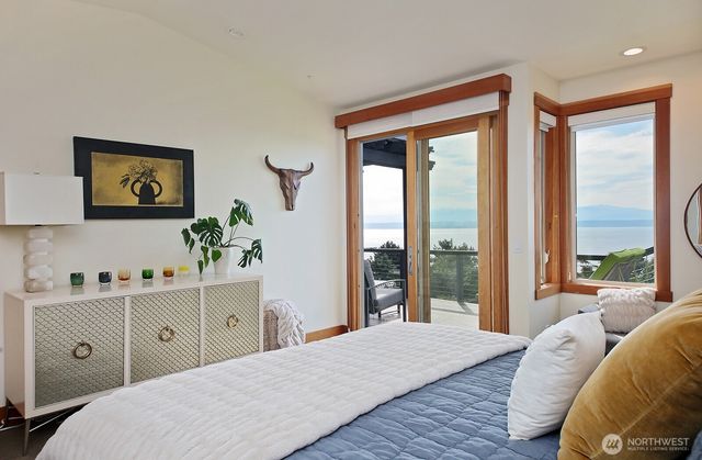 663 Windmill Drive, Freeland, WA 98249