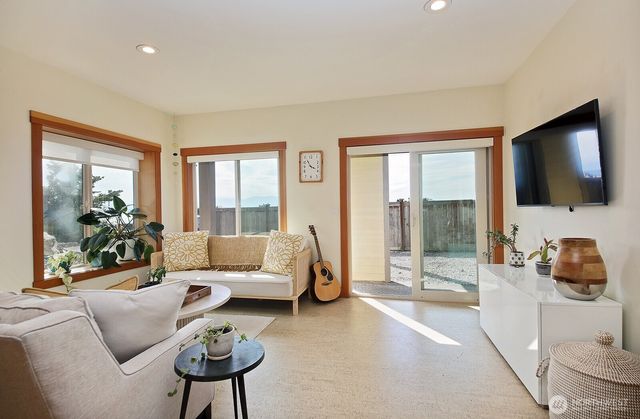 663 Windmill Drive, Freeland, WA 98249