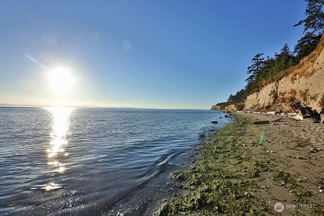 663 Windmill Drive, Freeland, WA 98249