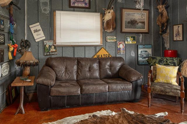290 SW Japonica Road, Hunt, TX 78024