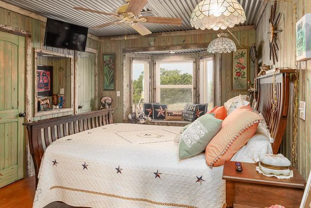 290 SW Japonica Road, Hunt, TX 78024