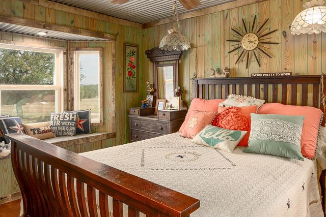 290 SW Japonica Road, Hunt, TX 78024