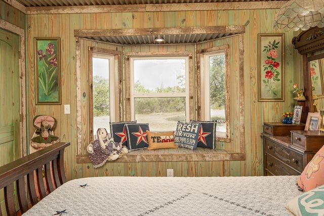 290 SW Japonica Road, Hunt, TX 78024