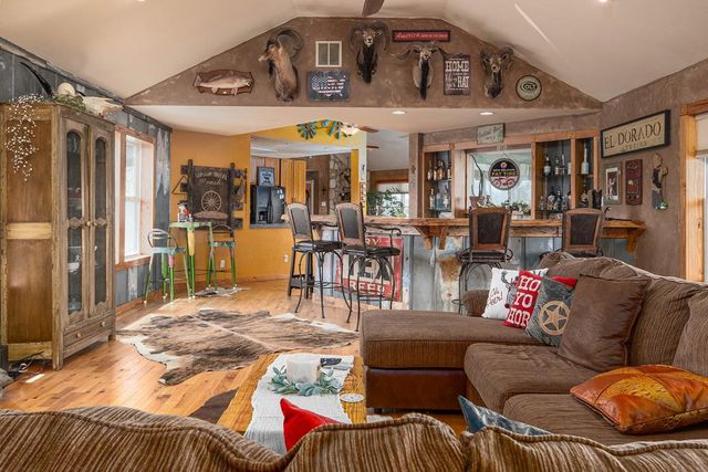 290 SW Japonica Road, Hunt, TX 78024