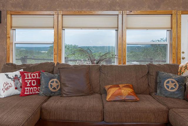 290 SW Japonica Road, Hunt, TX 78024