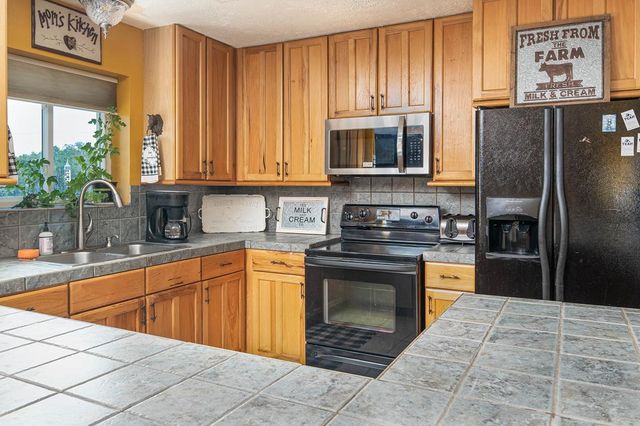 290 SW Japonica Road, Hunt, TX 78024