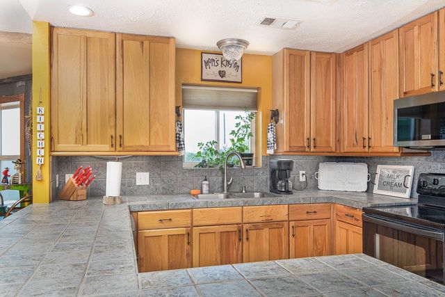 290 SW Japonica Road, Hunt, TX 78024