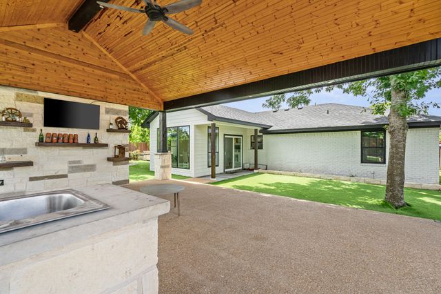 318 Franklin Road, Eddy, TX 76524