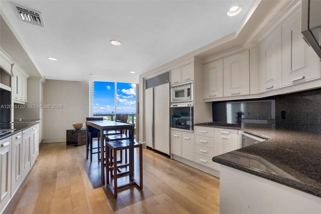 20155 NE 38th Court 904, Aventura, FL 33180