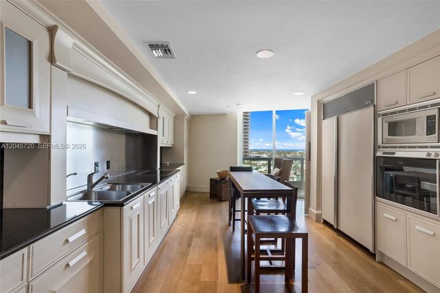 20155 NE 38th Court 904, Aventura, FL 33180