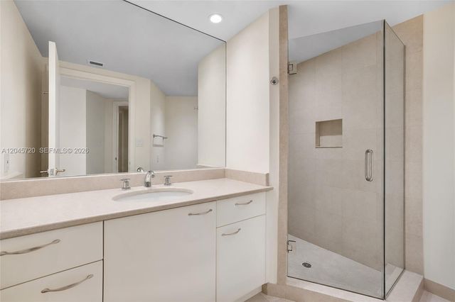 20155 NE 38th Court 904, Aventura, FL 33180