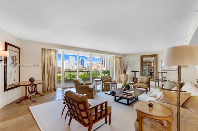 20155 NE 38th Court 904, Aventura, FL 33180