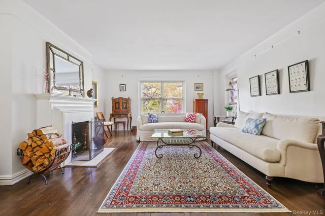 250 Bronxville Road 2G, Bronxville, NY 10708