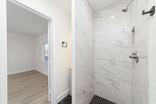 714 E 43rd Street, Houston, TX 77022