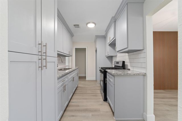 714 E 43rd Street, Houston, TX 77022