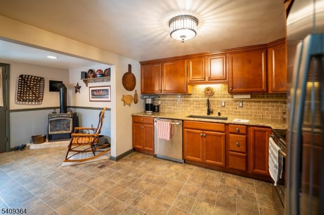 100 Ridge Rd, Harmony Twp., NJ 08865