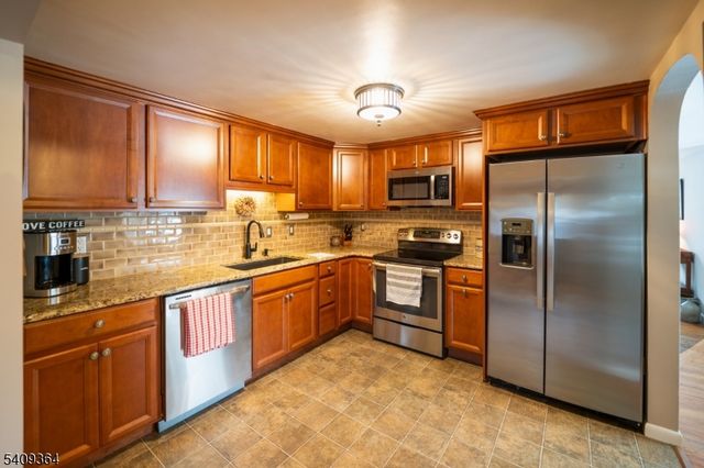 100 Ridge Rd, Harmony Twp., NJ 08865