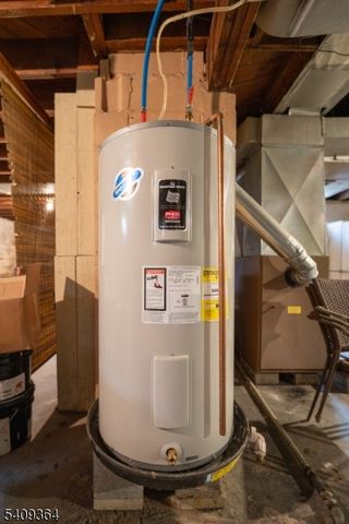 100 Ridge Rd, Harmony Twp., NJ 08865