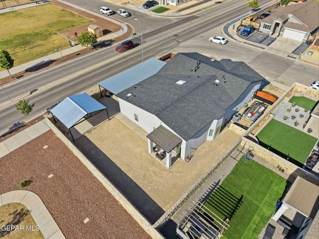 301 Park Vista Place, Horizon City, TX 79928