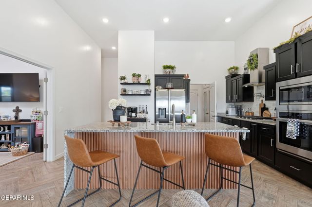 301 Park Vista Place, Horizon City, TX 79928