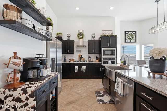 301 Park Vista Place, Horizon City, TX 79928
