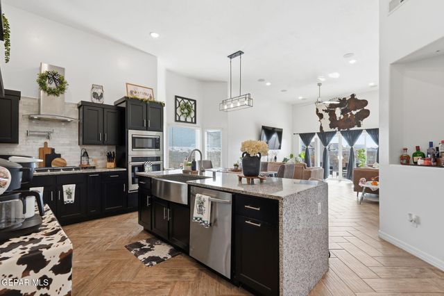 301 Park Vista Place, Horizon City, TX 79928