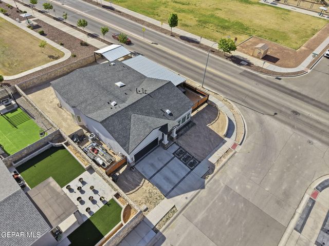 301 Park Vista Place, Horizon City, TX 79928