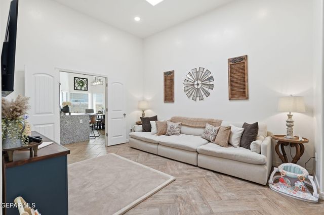 301 Park Vista Place, Horizon City, TX 79928