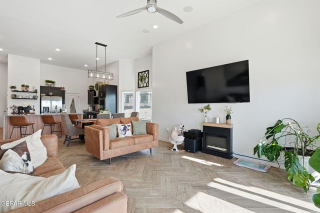 301 Park Vista Place, Horizon City, TX 79928
