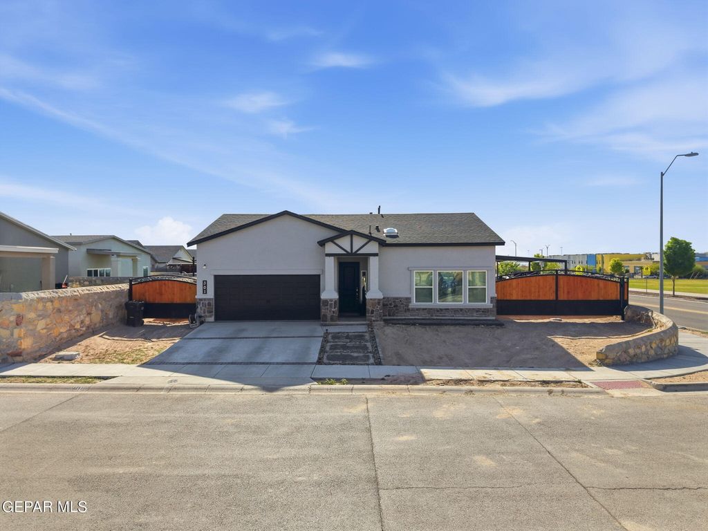 301 Park Vista Place, Horizon City, TX 79928