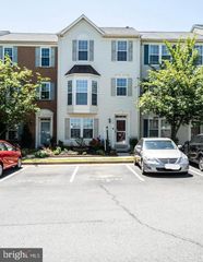 2558 BANSHIRE DR, Herndon, VA 20171