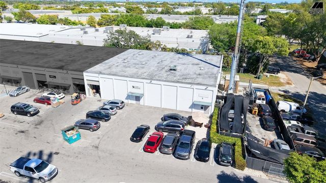 5261 NW 161st St, Miami Gardens, FL 33014