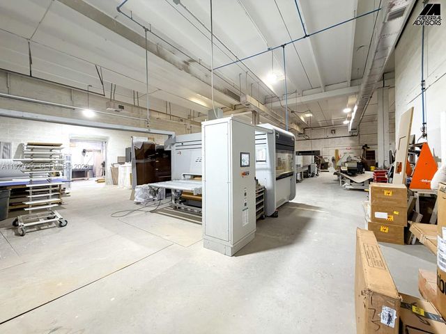 5261 NW 161st St, Miami Gardens, FL 33014