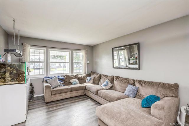 35 Norman Drive, Bohemia, NY 11716
