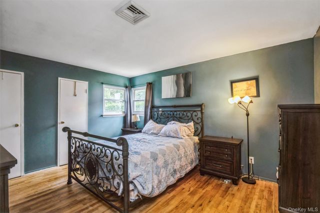 35 Norman Drive, Bohemia, NY 11716
