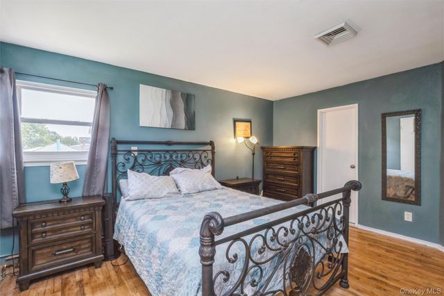 35 Norman Drive, Bohemia, NY 11716
