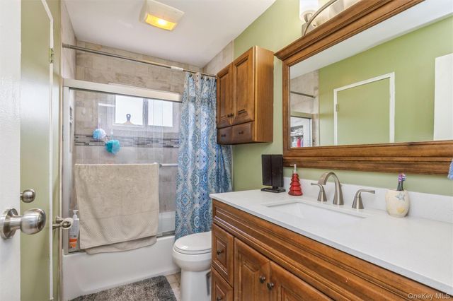 35 Norman Drive, Bohemia, NY 11716