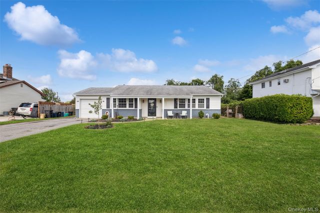 35 Norman Drive, Bohemia, NY 11716