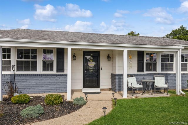 35 Norman Drive, Bohemia, NY 11716