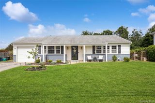 35 Norman Drive, Bohemia, NY 11716