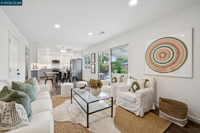 866 Wilmore Ave, Concord, CA 94518