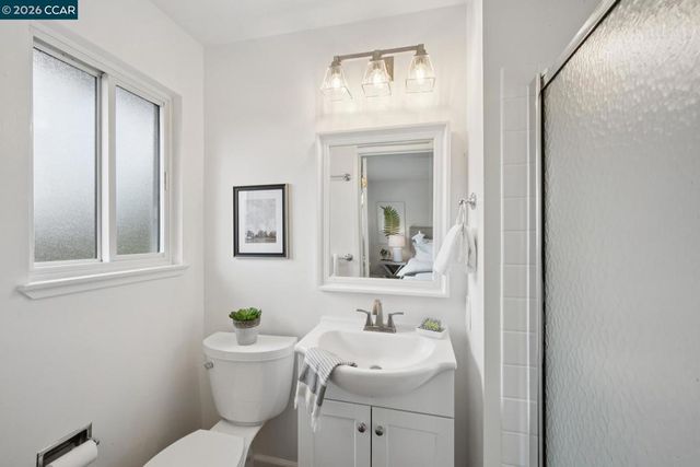866 Wilmore Ave, Concord, CA 94518