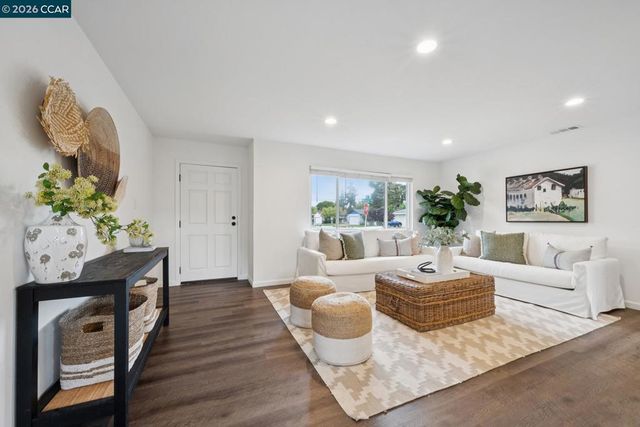 866 Wilmore Ave, Concord, CA 94518