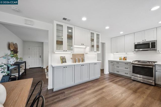 866 Wilmore Ave, Concord, CA 94518