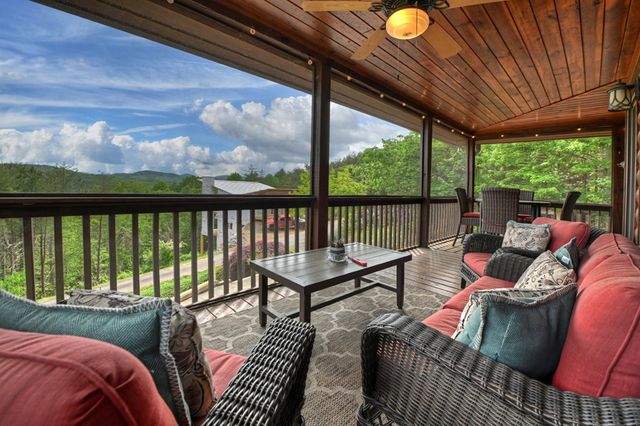 205 Lookout Drive, Blue Ridge, GA 30513